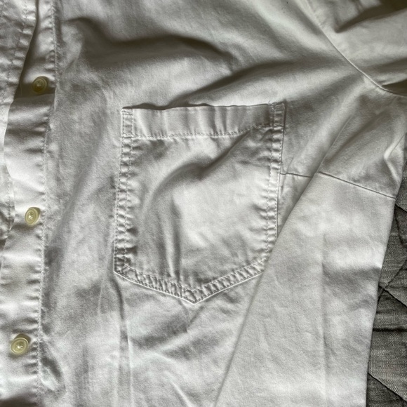 GAP Crisp White Button Down Collard Shirt - Picture 3 of 10
